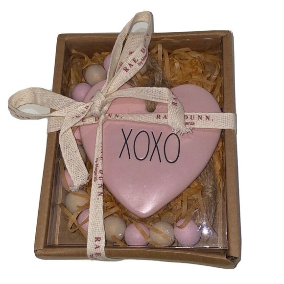 Rae Dunn XOXO Ceramic Heart with beaded rope - Picture 1 of 2